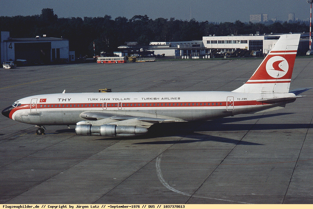 Picture Turkish Airlines Boeing 707-120B TC-JBN