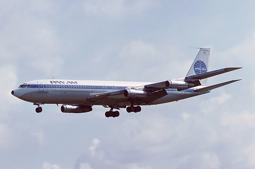 Boeing 707-321B | Panam | N418PA | landing at RAF Mildenhall UK