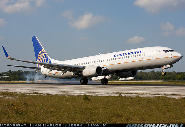 Boeing 737-900ER | Continental | N39423 | 737-924ER landing