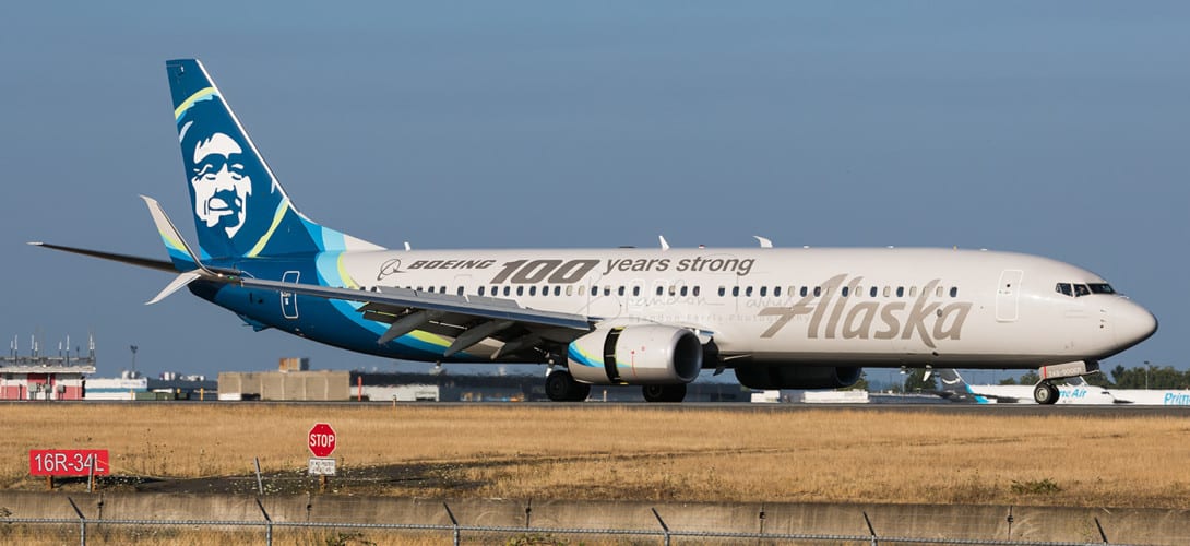 Alaska Airlines Boeing 737 900ER N248AK | thrust reversers deployed