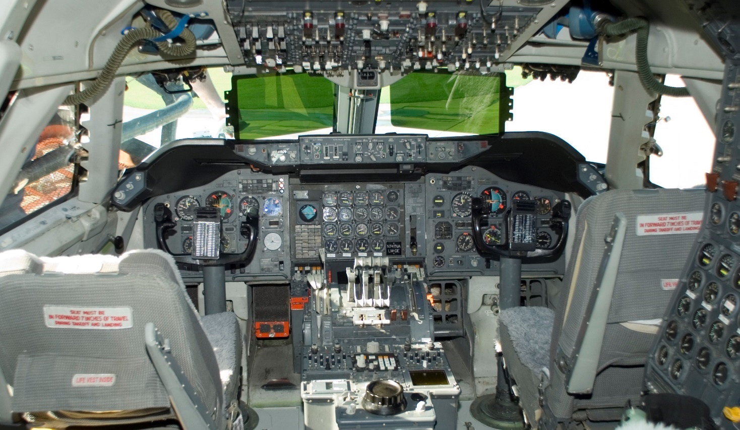 Boeing 747SP cockpit