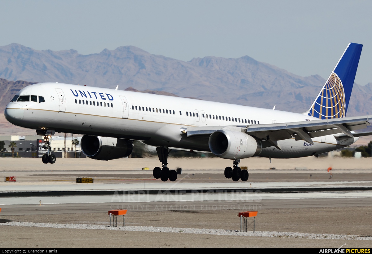 Boeing 757-300 | United Airlines | N56859