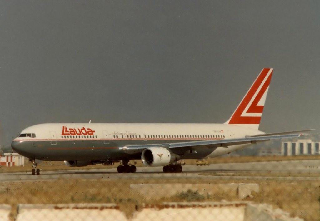 LAUDA AIR 767-300 OE-LAV(cn283) | Athens Hellinikon airport( | Flickr