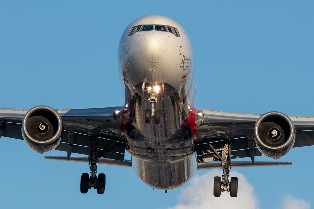 Delta 767-400 landing at LAX | This is a Delta Boeing 767-40 | Flickr