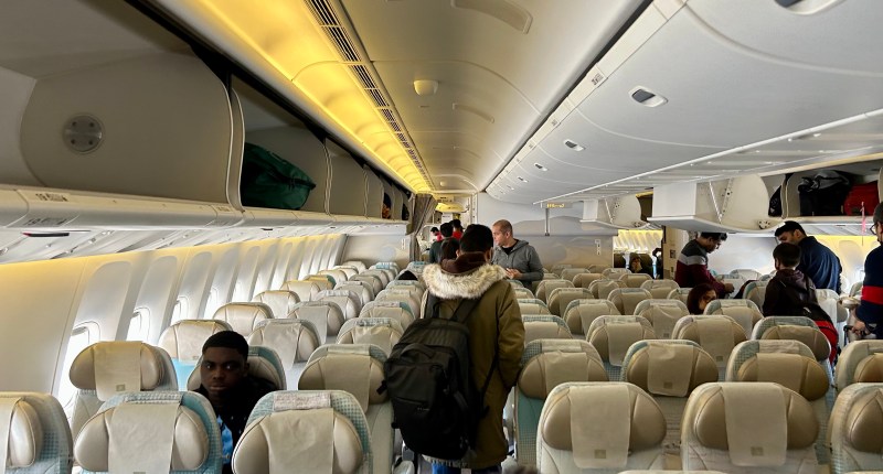 Boeing 777-200LR | Emirates | cabin interior