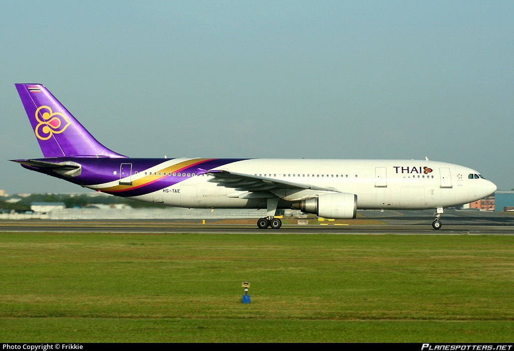 HS-TAE Thai Airways Airbus A300B4-601 photographed at Singapore Changi (SIN / WSSS) by Frikkie