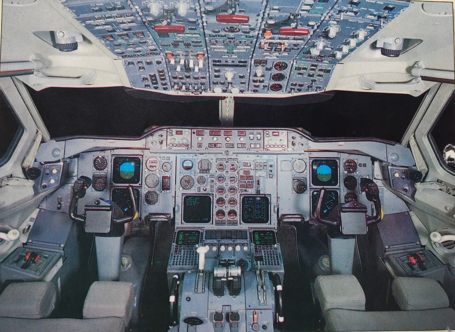 Airbus A310-200 cockpit