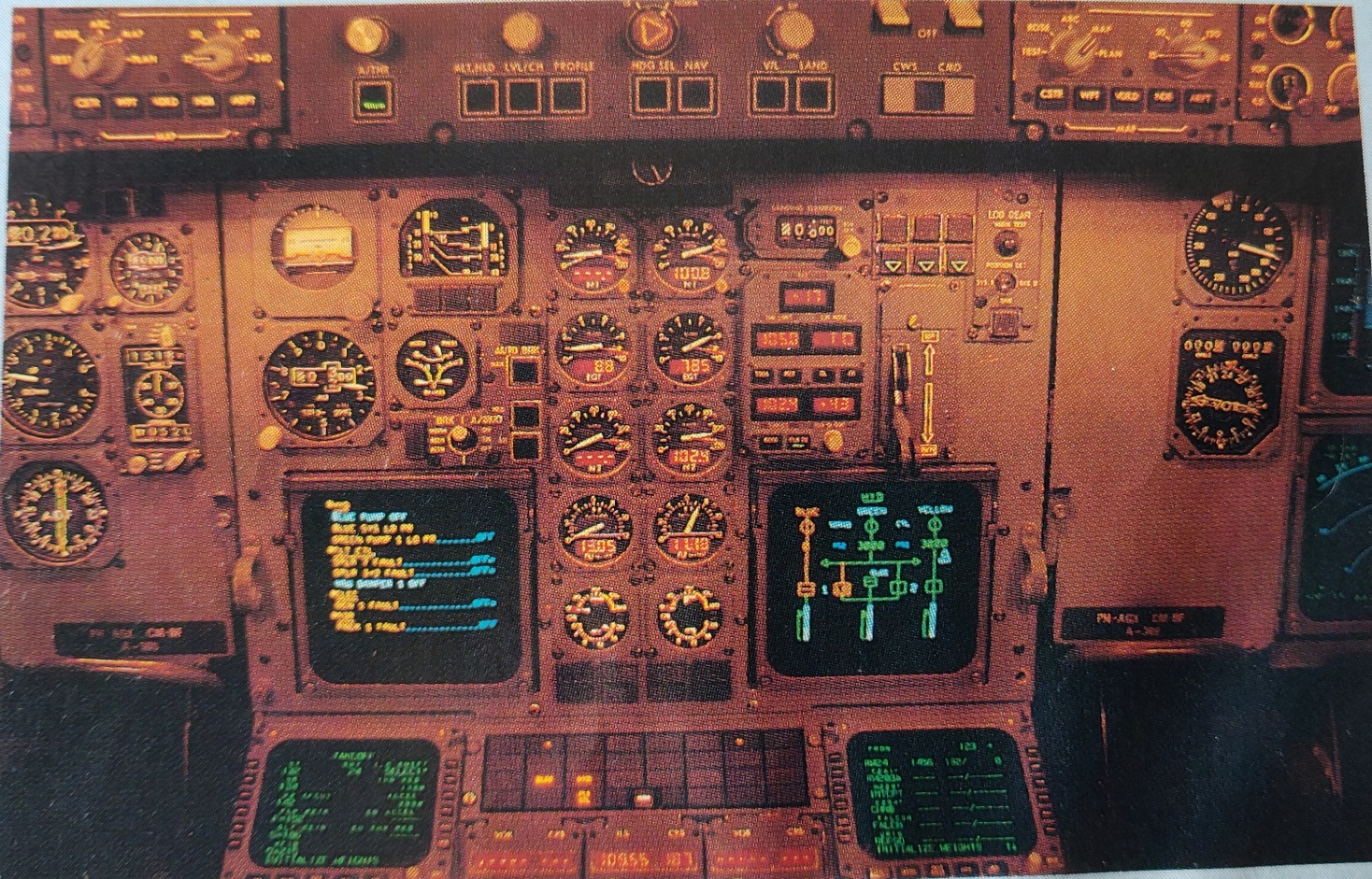 Airbus A310-200 | ECAM central console