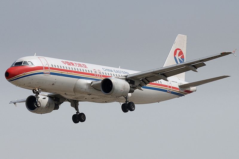 Airbus A320-214 | China Eastern | B-6262 | A320ceo landing at Shanghai March 2009