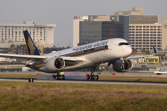 Airbus A350-900ULR | Singapore AIrlines | touching down