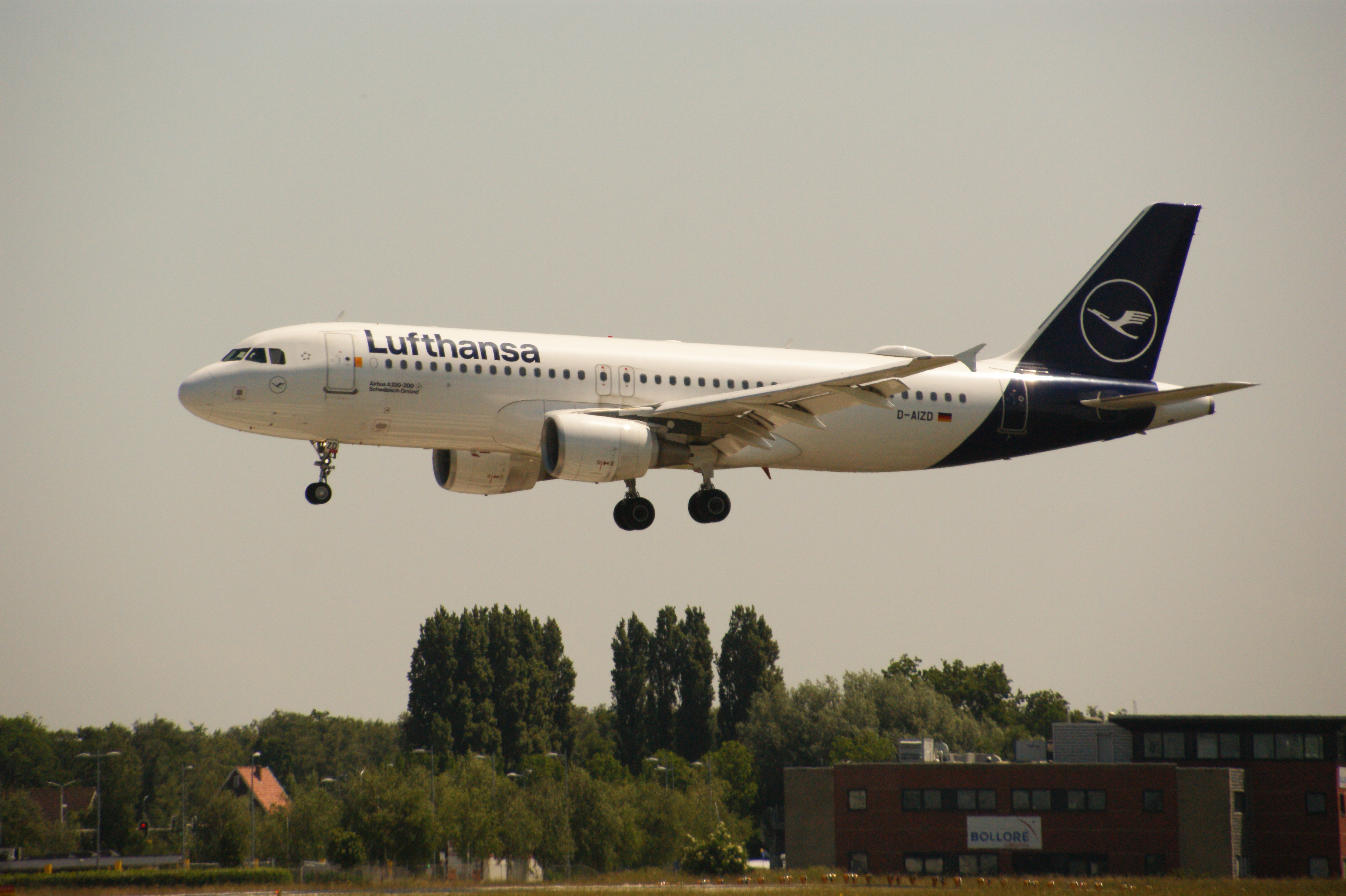 Airbus A320-200 | CFM56-5B4 | Lufthansa | D-AIZD | landing at Schiphol june 2023 (c) bvdz
