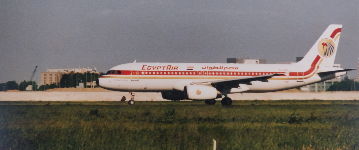 Airbus A320-200 | V2500 | Egyptair | SU-GBF | "Sharm el Sheikh" | May 2000 (c) bvdz