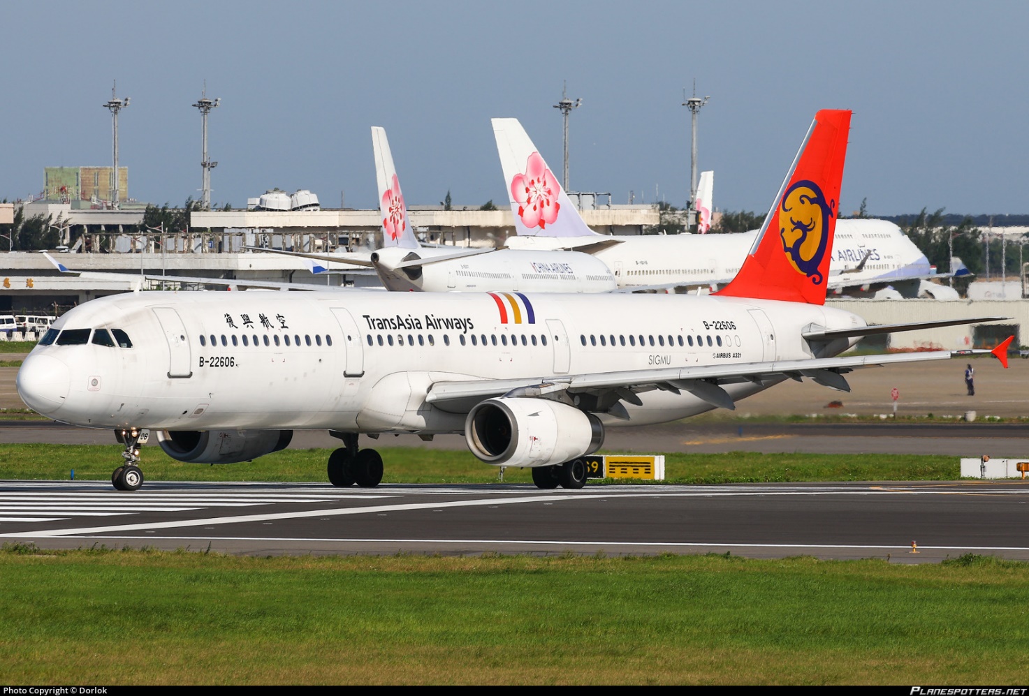 B-22606 TransAsia Airways Airbus A321-131 photographed at Taipei Taoyuan (TPE / RCTP) by Dorlok