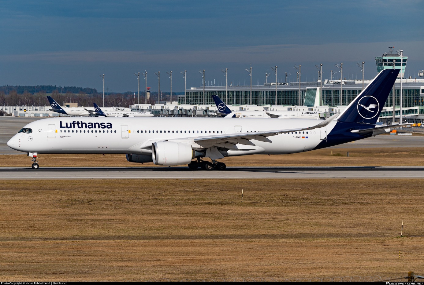 D-AIXE Lufthansa Airbus A350-941 photographed at Munich Franz Josef Strauss (MUC / EDDM) by Niclas Rebbelmund | @niclashco