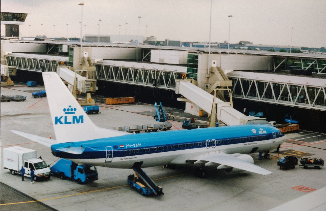Boeing 737-800 | KLM | PH-BXM | Schiphol June 2001 | (c) bvdz