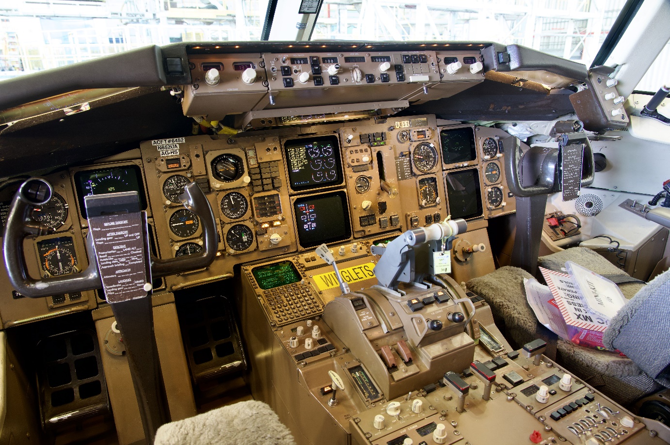 Boeing 767-300ER | United Airlines | N652UA | cockpit