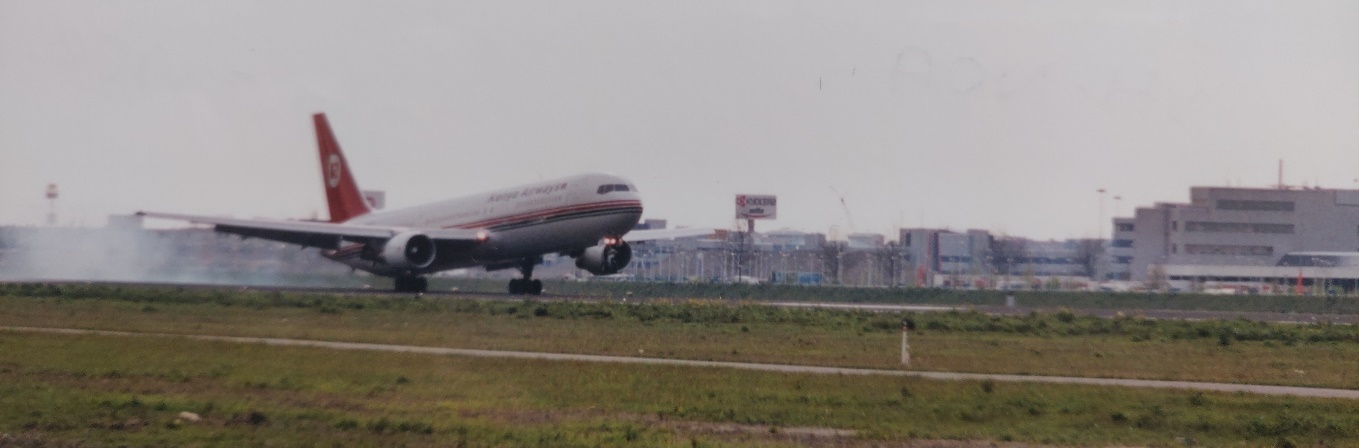 Boeing 767-300ER | Kenya VH-NOA | landing at Schiphol spring 2001 (c) bvdz