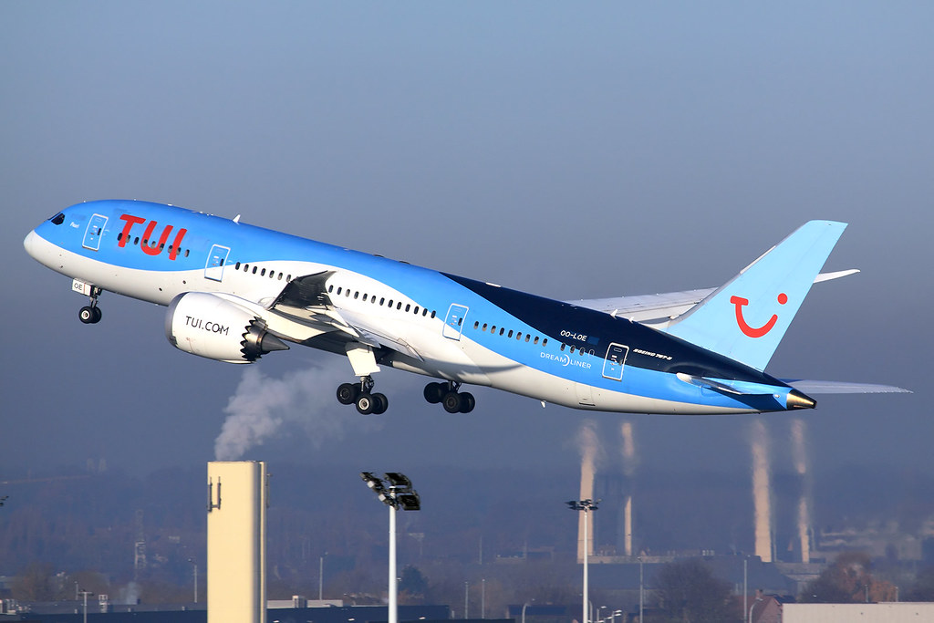 TUI Airlines Belgium Boeing 787-8 Dreamliner OO-LOE | Flickr