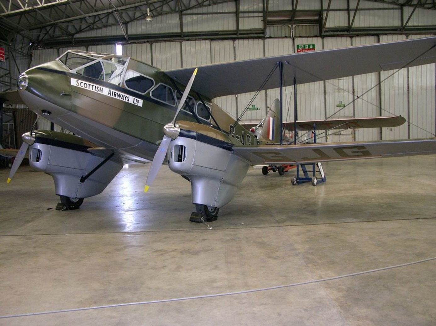 de Havilland Dragon Rapide - English