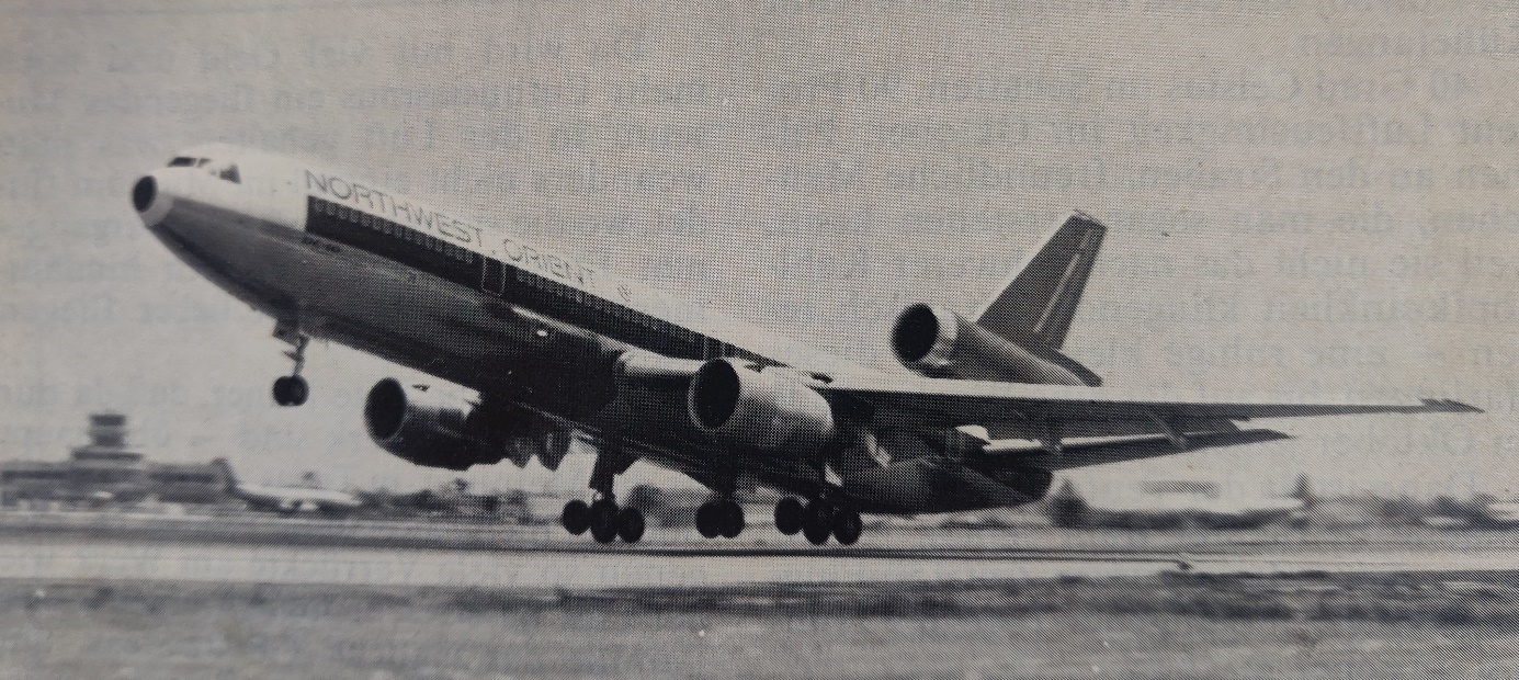 Northwest Orient DC-10-40 taking-off