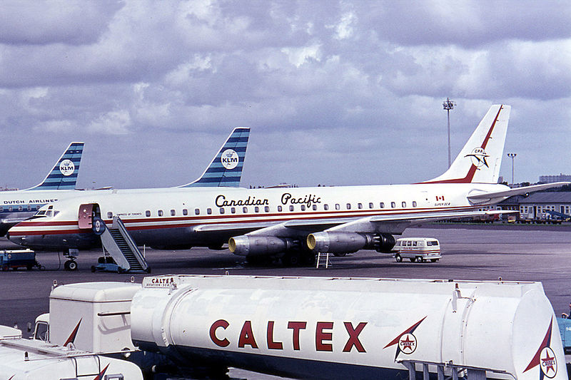 Canadian Pacific DC-8-43 CF-CPJ with Caltex fueltanker