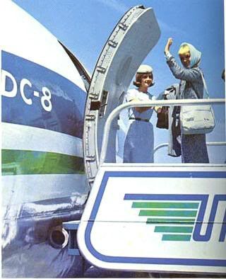 UTA Douglas DC-8 | hostess | Vintage airlines, Air france, Aviation history | au revoir