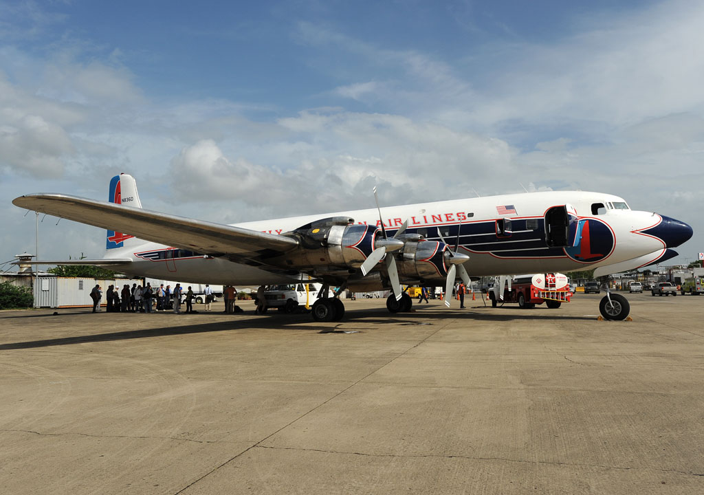 Douglas DC-7B N836D - Wikipedia