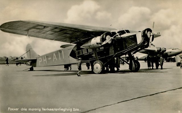 2161_026770, Fokker F.XII &#39;Ibis&#39; van de KLM. Een Fokker F.XXII staat er  achter. -