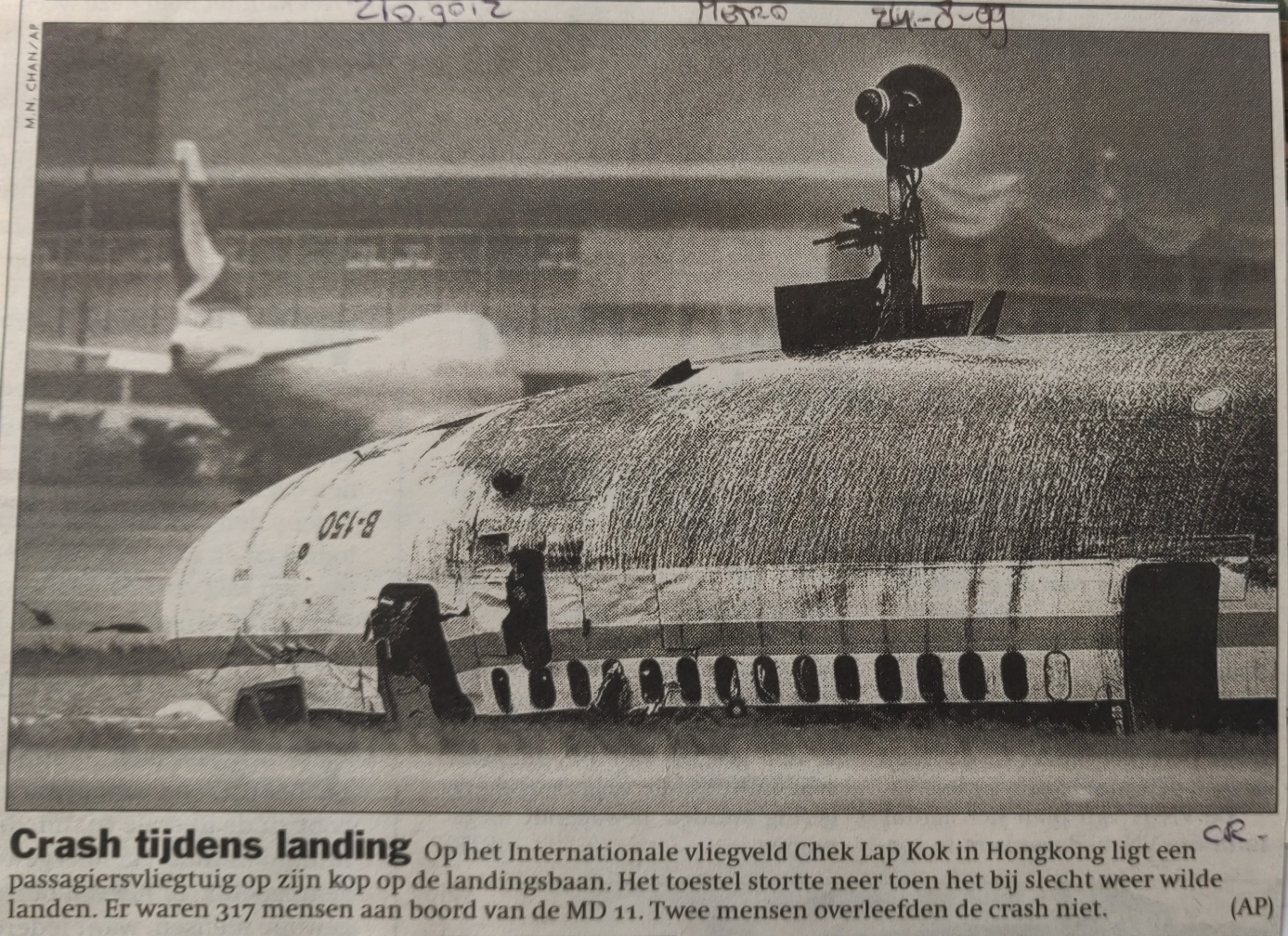 McDonnel Douglas MD-11 China Airlines B-150 crash August 1999 newspaper article with picture of the crashed airplane