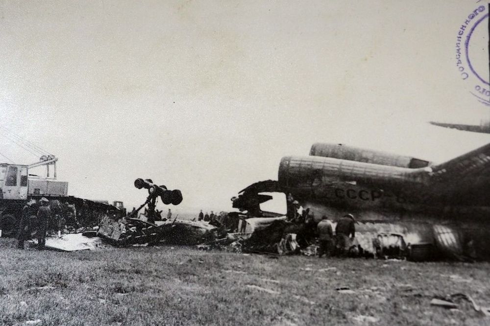 burned-out wreckage of Aeroflot Tupolev Tu-154B-1 CCCP-85243 at Omsk 11 October 1984