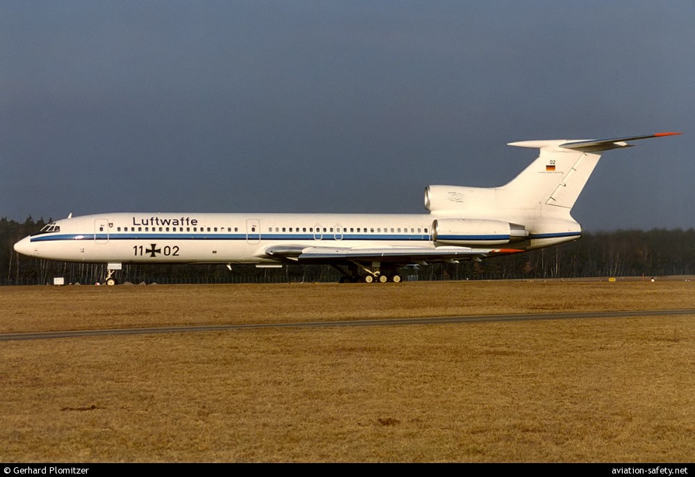 Tupolew Tu-154M | Luftwaffe | 11+02
