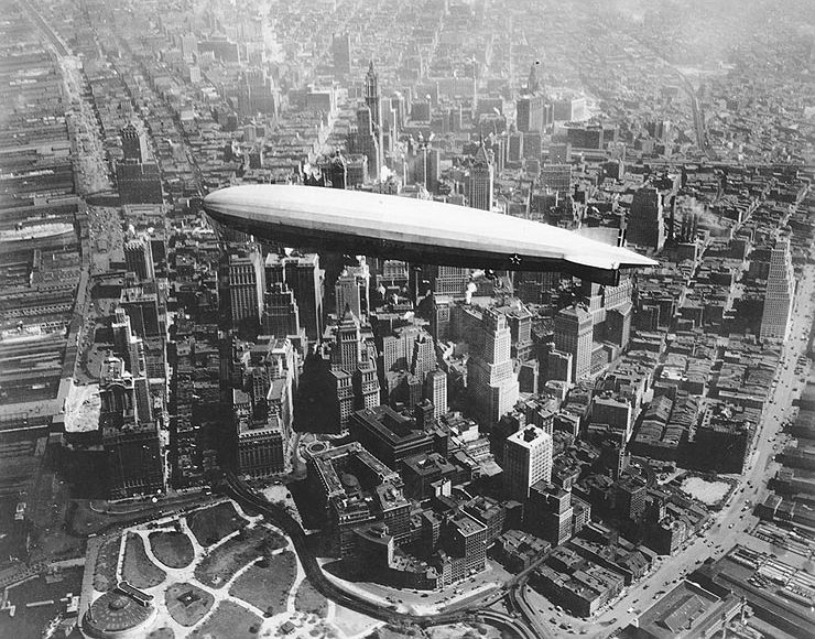 Zeppelin LZ126 ZR-3 USS Los Angeles over Manhattan, New York, 1930