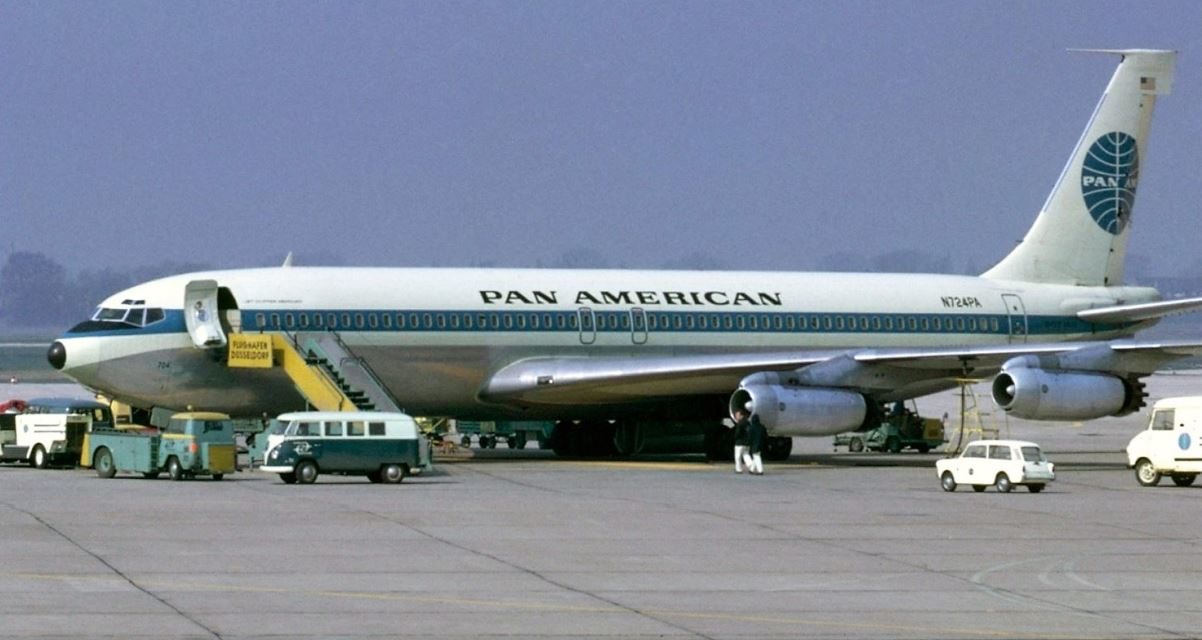 Boeing 707-321 | Pan American | N724PA | Boeing 707 at Dusseldorf airport with Volkwagen T1 van in front