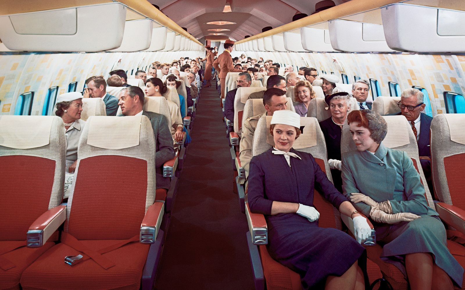 Interior design of 50's Boeing 707 by Walter Dorwin Teague | Vintage  airlines, Airplane interior, Boeing 707