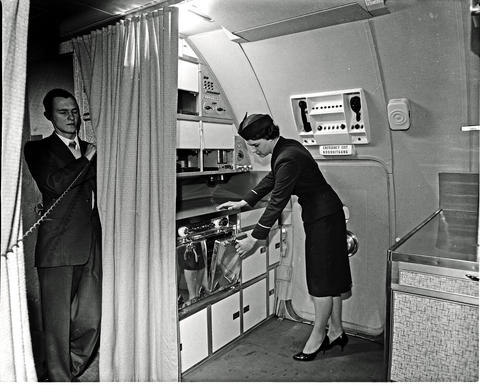 SAA Boeing 707 ZS-CKC interior. Galley. Hostess. Cabin steward. - Atom site  for DRISA