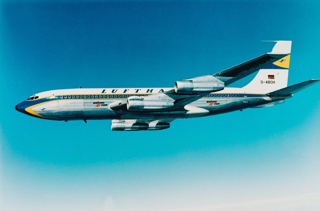 Aircraft  Boeing 720-030B - D-ABOH - Lufthansa