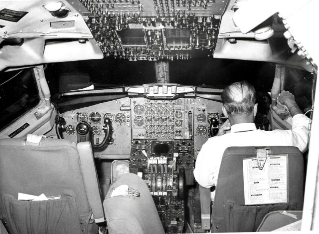 Aircraft  Boeing 720B  cockpit - N721US - Northwest Airlines