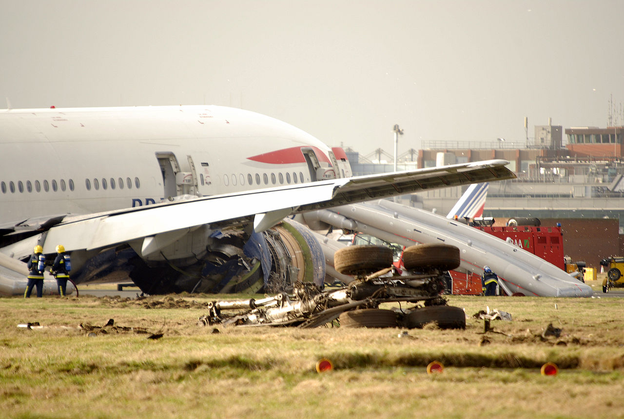 Boeing 777-200ER | British Airways | G-YMMM | crash landed ath London Heathrow