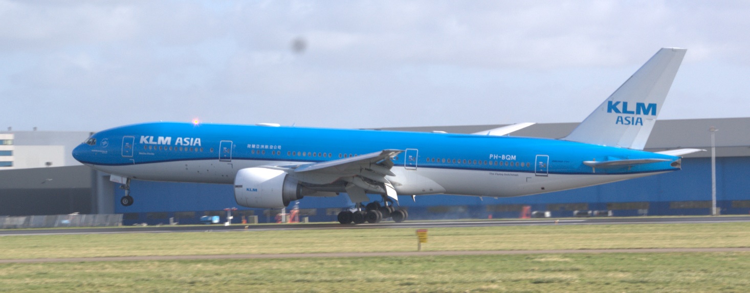 Boeing 777-200ER | KLM | PH-BQM touching down at Schiphol airport Amsetrdam