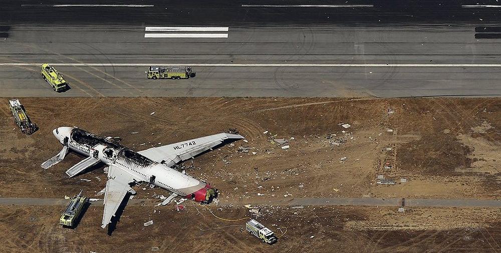 Boeing 777-200ER | Asiana Airlines | HL7742 | aerial picture of the crash site