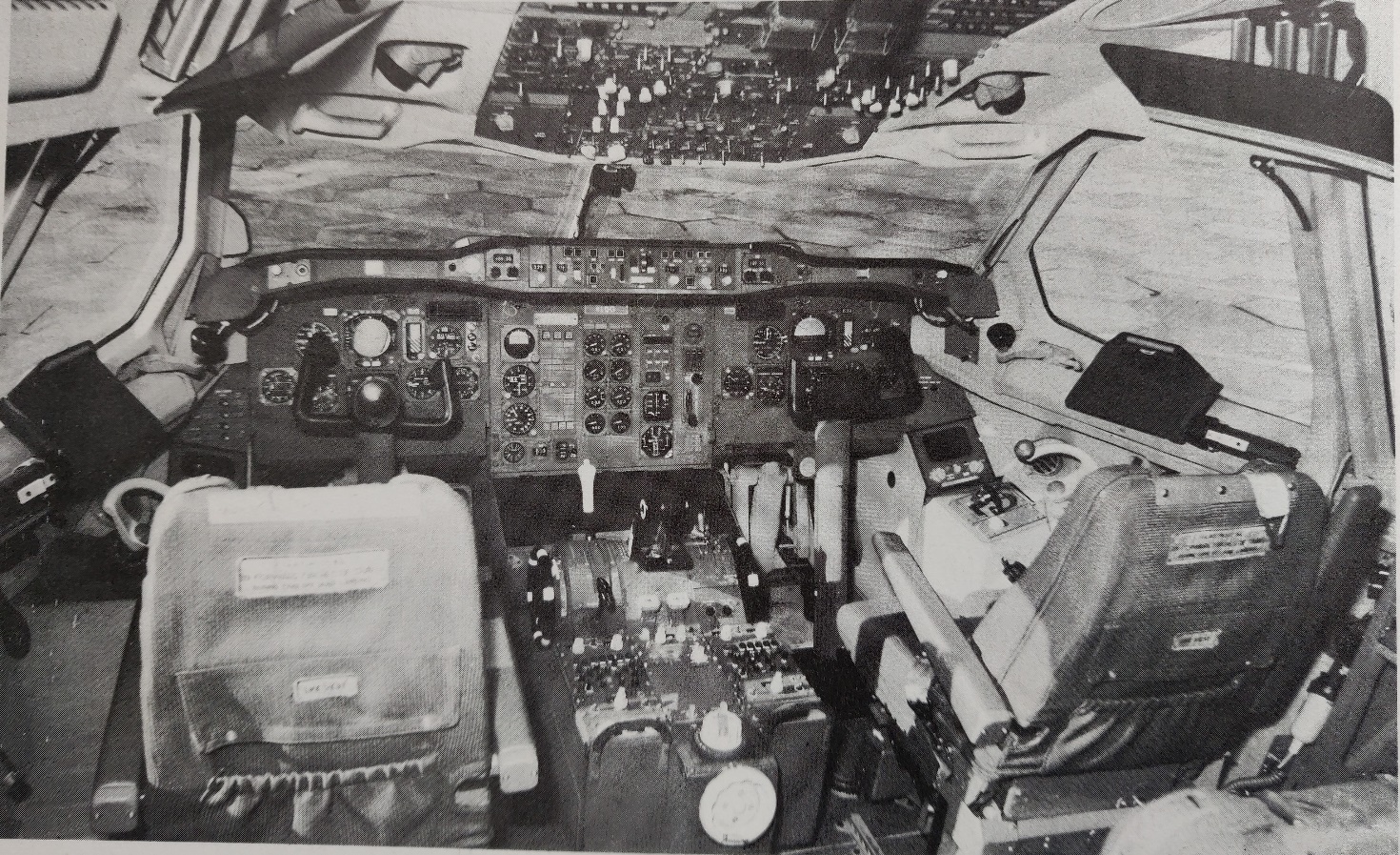 Airbus A300B2-100 | Indian Airlines | VT-EDV | cockpit