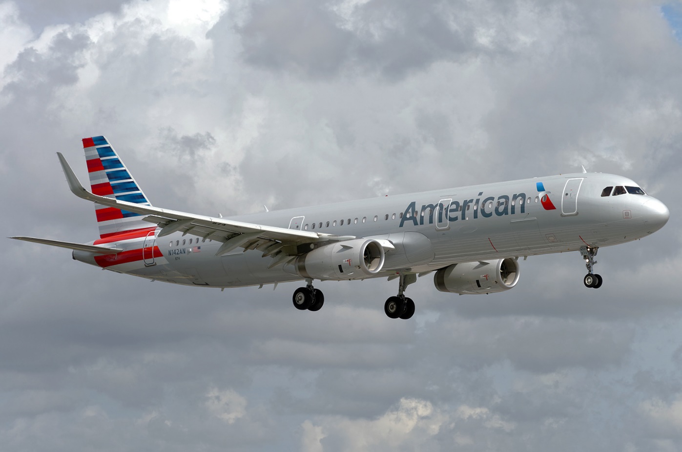 Airbus A321-200 - American Airlines | N142AN | A321-231(WL) landing