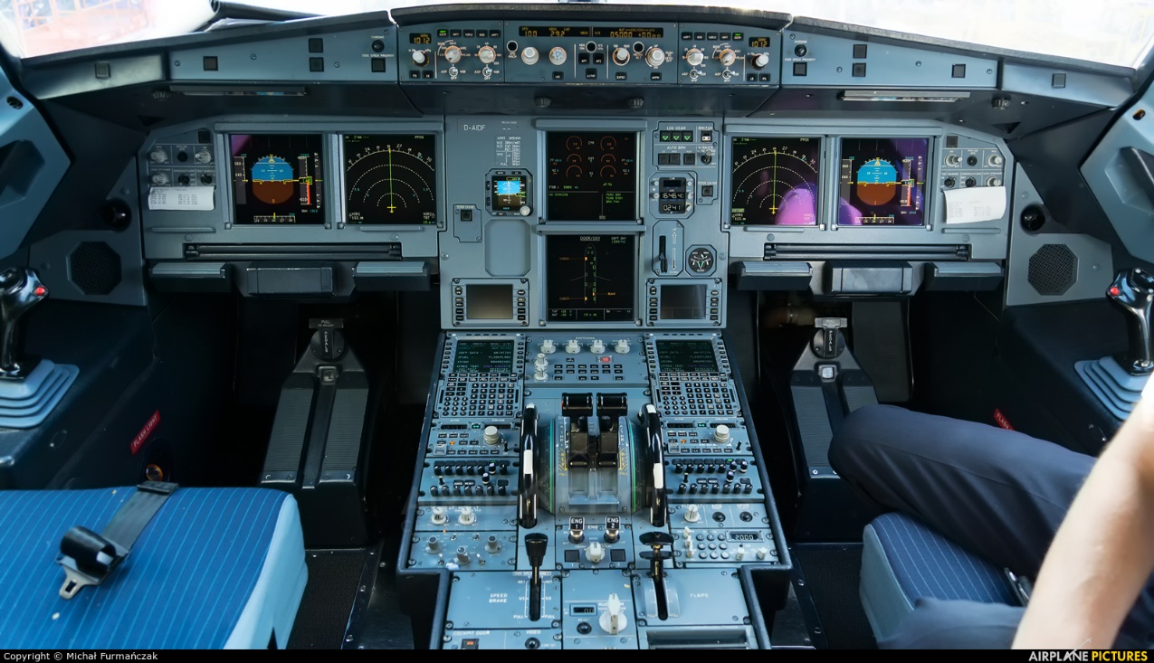 D-AIDF - Lufthansa Airbus A321 at Munich | photo of cockpit | Photo ID 1220474 |  Airplane-Pictures.net