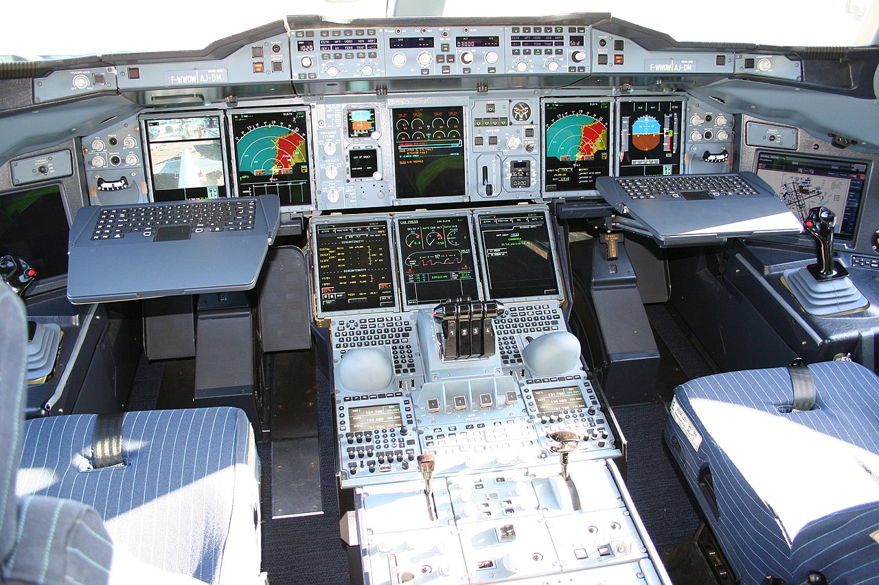 Airbus A380-800 cockpit