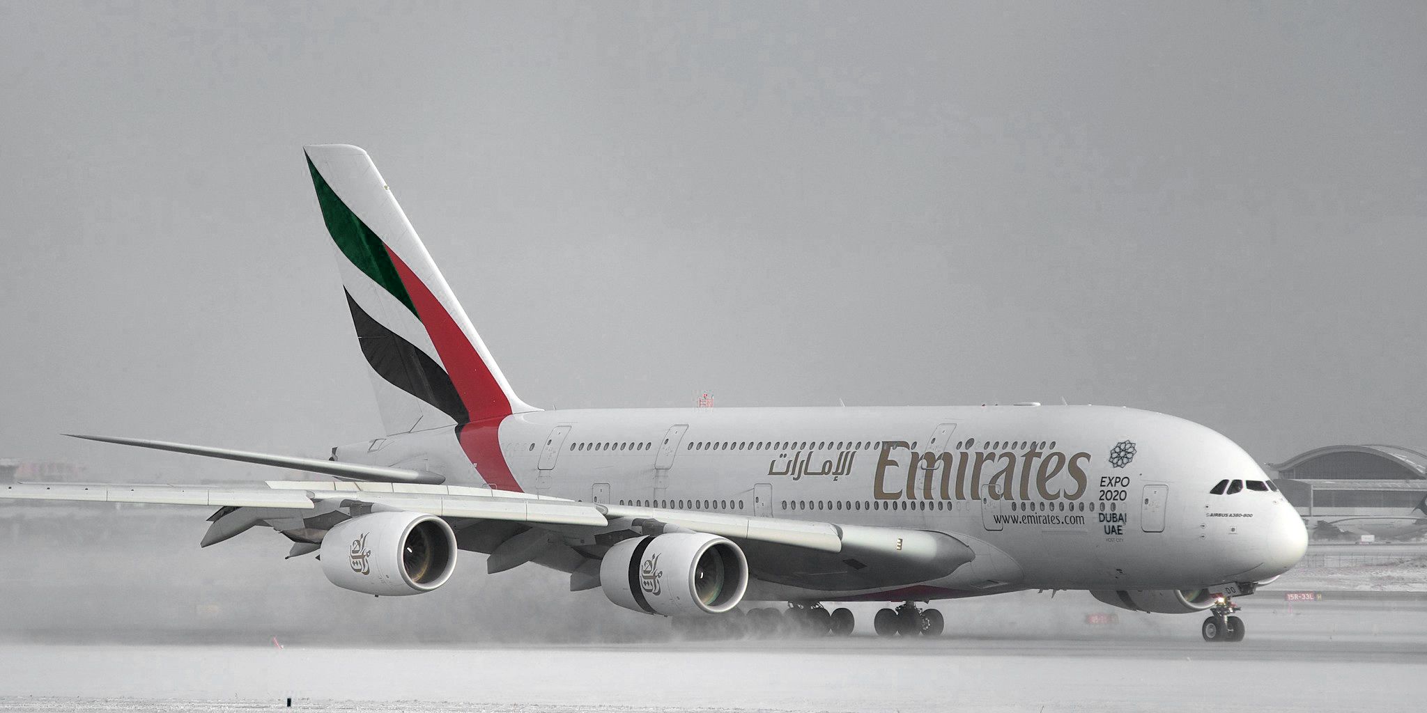 Why The Airbus A380 Is Only Equipped With Reverse Thrust On Its Inside  Engines