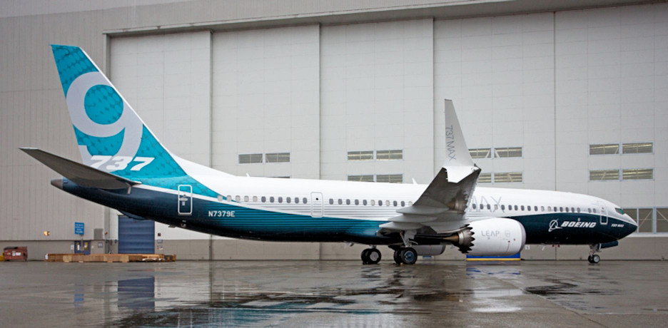 Rollout of the 737 MAX-9 | N7379E