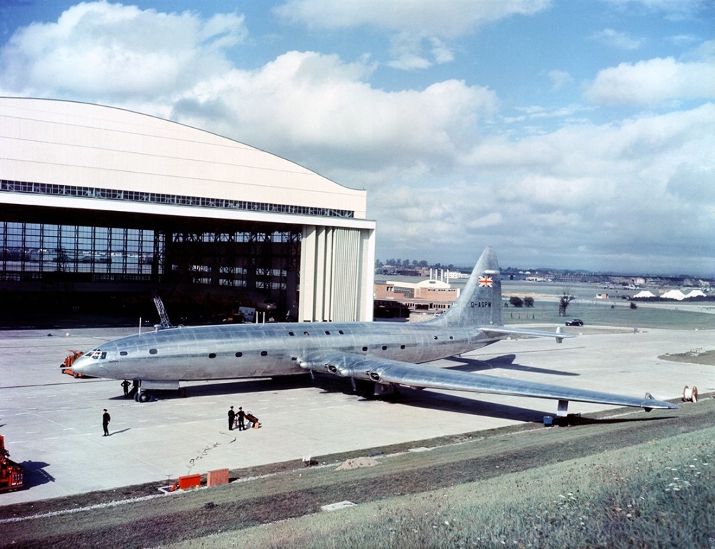 Witness to History: The First Flight of the Bristol Brabazon I - TheAvGeeks