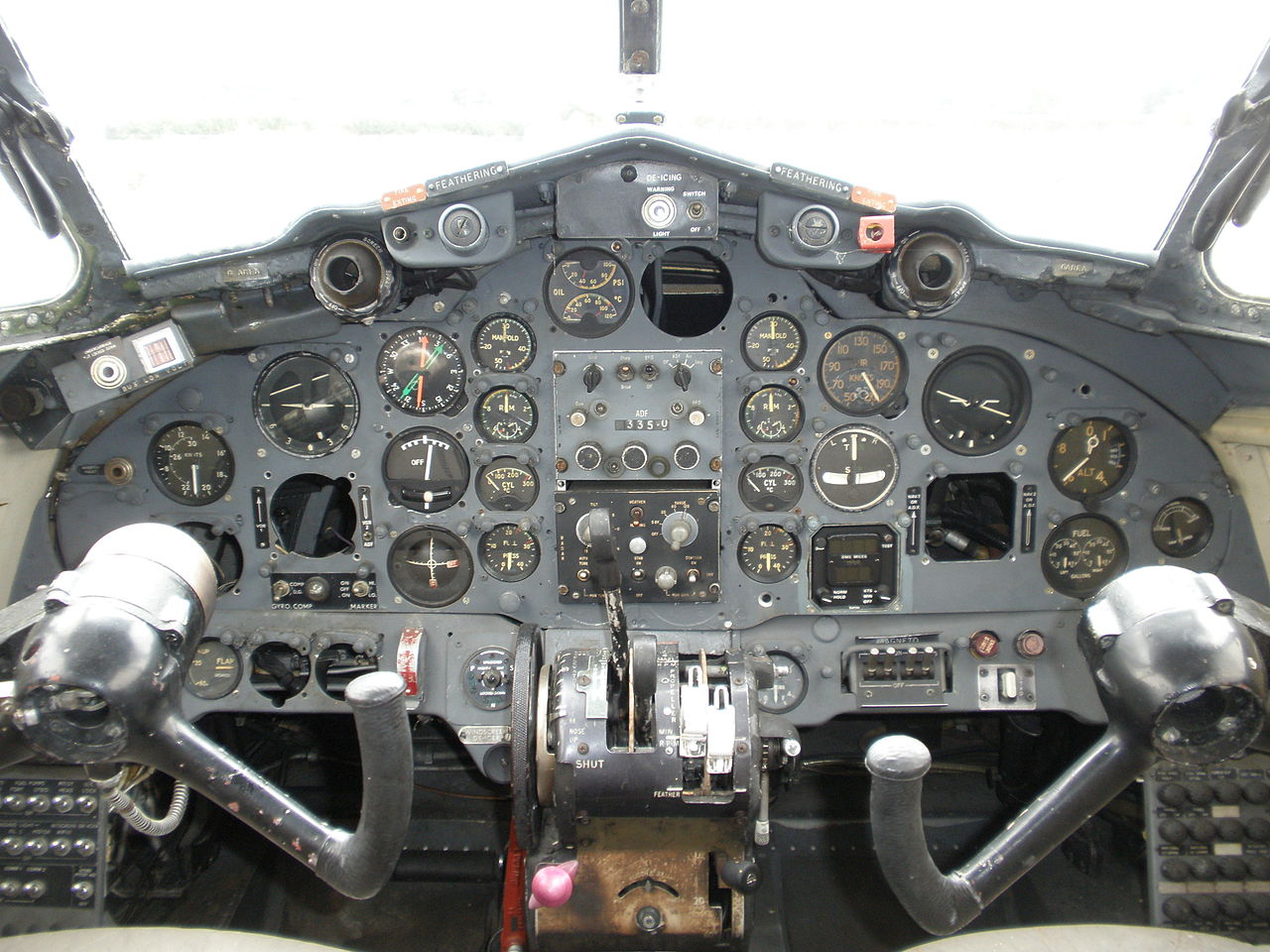 The cockpit of an airplane

Description automatically generated with medium confidence