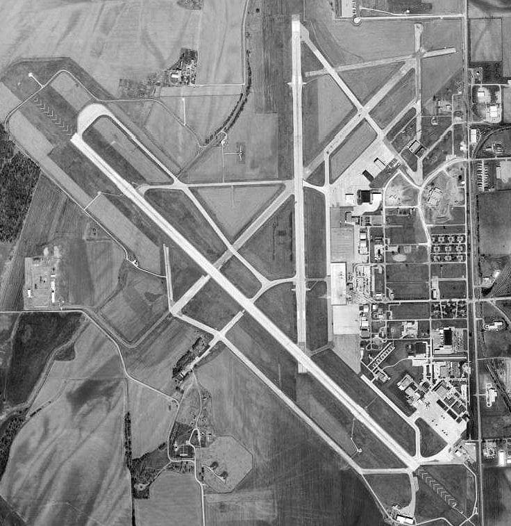Sioux City airport (SUX) aerial picture with RW22