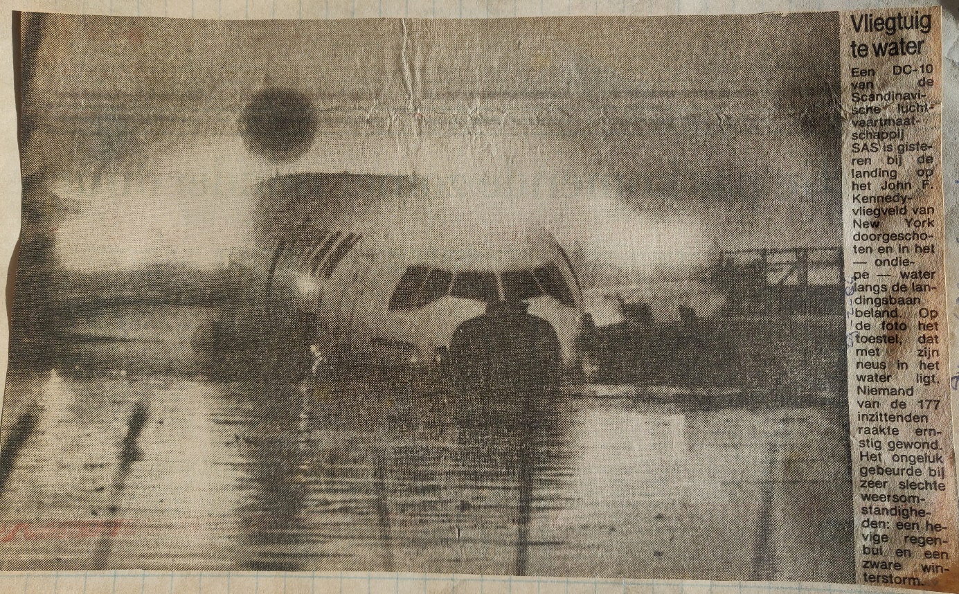 newspaper article 29 Febraury 1984 McDonnel Douglas DC-10-30 SAS overran at landing at New York JFK airport